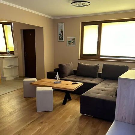 Center House Apartment