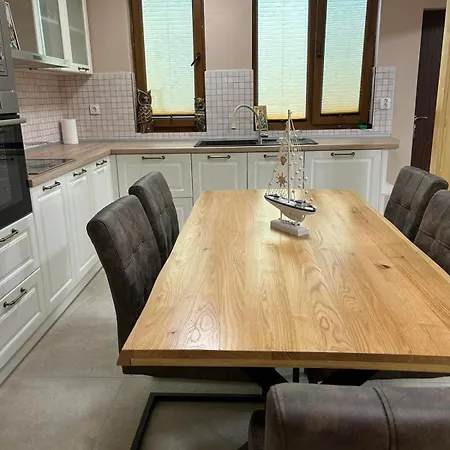Center House Apartment